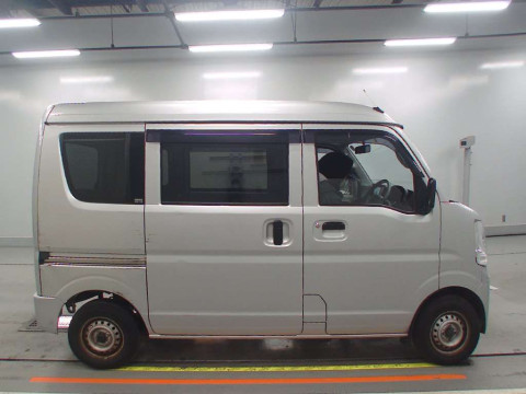 2021 Nissan NV100 Clipper DR17V[2]