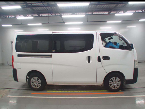 2015 Nissan NV350 CARAVAN VAN VR2E26[2]