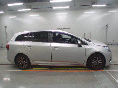 2017 Toyota Avensis Wagon ZRT272W[2]