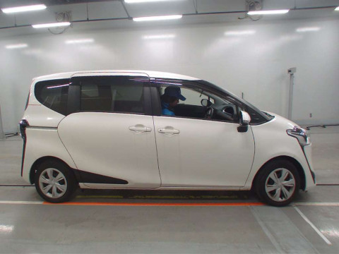 2019 Toyota Sienta NSP170G[2]