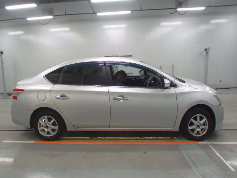 2014 Nissan SYLPHY TB17[2]