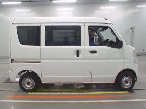 2024 Nissan NV100 Clipper DR17V[2]