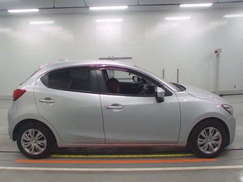 2017 Mazda Demio DJ3FS[2]