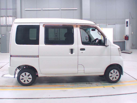 2011 Daihatsu Hijet Cargo S321V[2]