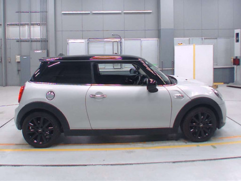 2019 Mini MINI XR20M[2]