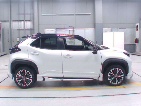 2023 Toyota YARIS CROSS MXPJ10[2]