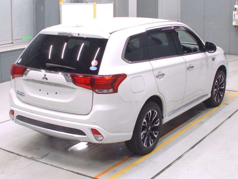 2016 Mitsubishi Outlander PHEV GG2W[1]