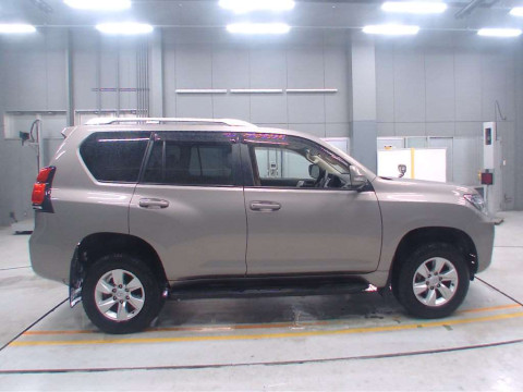 2020 Toyota Land Cruiser Prado TRJ150W[2]