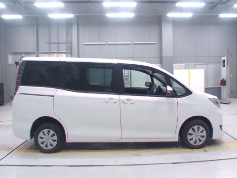 2019 Toyota Noah ZRR85G[2]