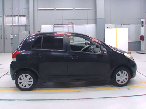 2008 Toyota Vitz SCP90[2]