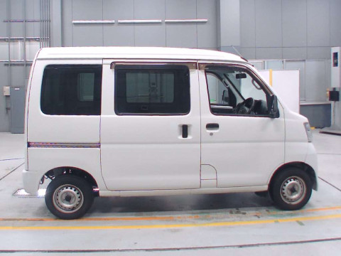 2016 Daihatsu Hijet Cargo S321V[2]