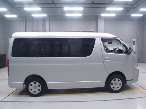 2010 Toyota Hiace Wagon TRH219W[2]