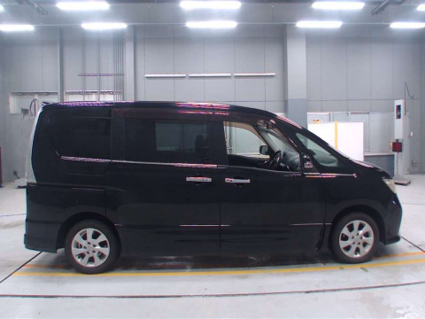 2012 Nissan Serena FC26[2]