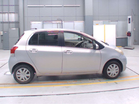 2009 Toyota Vitz KSP90[2]