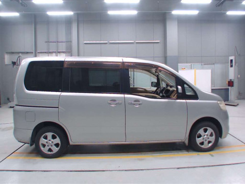 2007 Nissan Serena NC25[2]