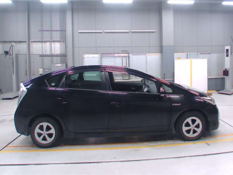 2014 Toyota Prius ZVW30[2]