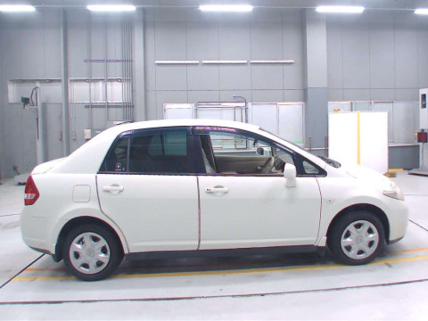 2010 Nissan Tiida Latio SC11[2]