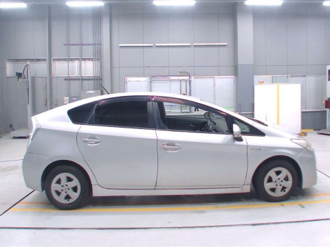 2010 Toyota Prius ZVW30[2]