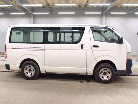 2010 Toyota Hiace Van KDH206V[2]