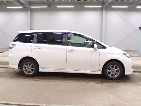 2014 Toyota Wish ZGE25G[2]