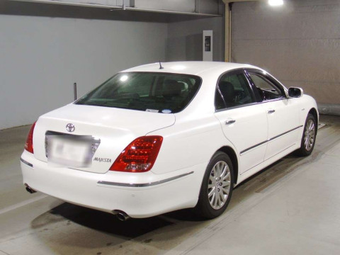 2004 Toyota Crown Majesta UZS186[1]