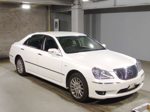 2004 Toyota Crown Majesta UZS186[2]