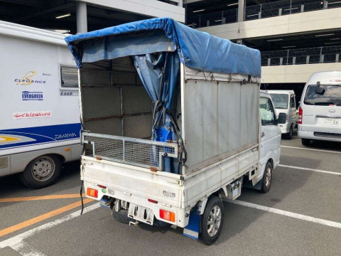 2013 Suzuki Carry Truck DA16T[1]