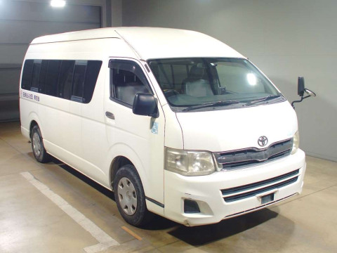 2011 Toyota Hiace Commuter TRH223B[2]