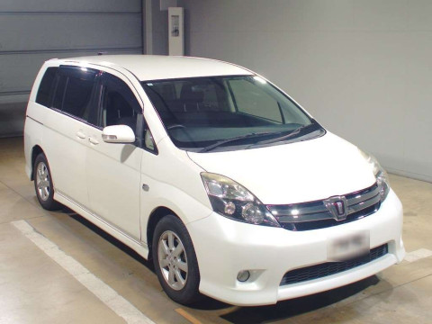 2013 Toyota Isis ZGM10W[2]