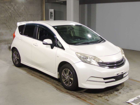 2013 Nissan Note E12[2]