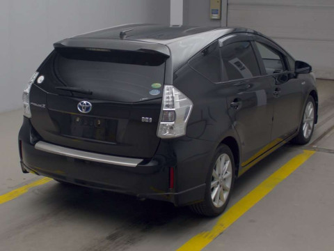 2012 Toyota Prius alpha ZVW41W[1]