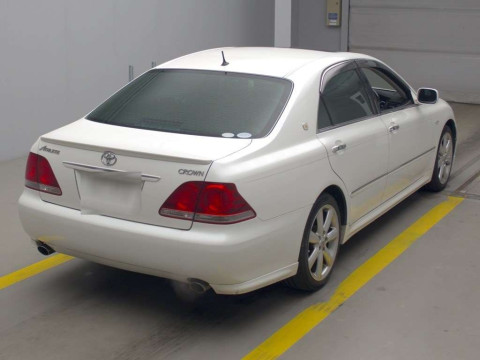 2005 Toyota Crown GRS182[1]