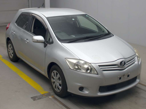 2010 Toyota Auris NZE151H[2]