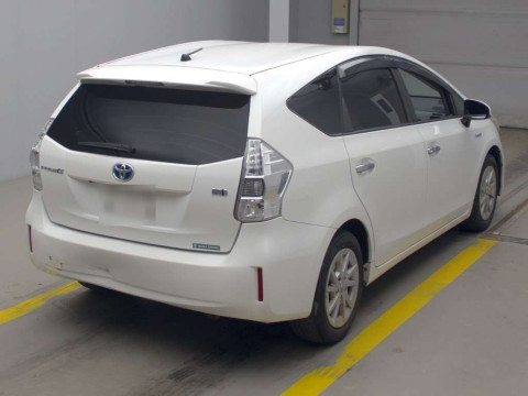 2012 Toyota Prius alpha ZVW41W[1]