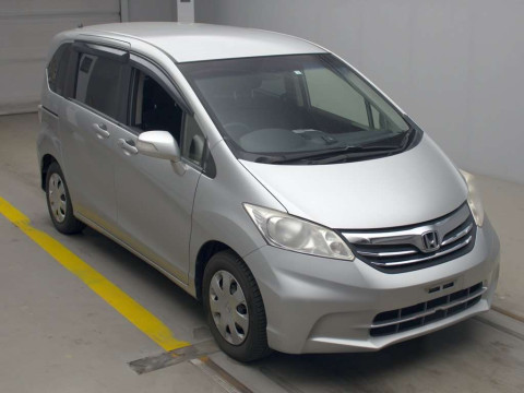 2012 Honda Freed GB3[2]