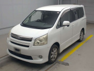 2007 Toyota Noah