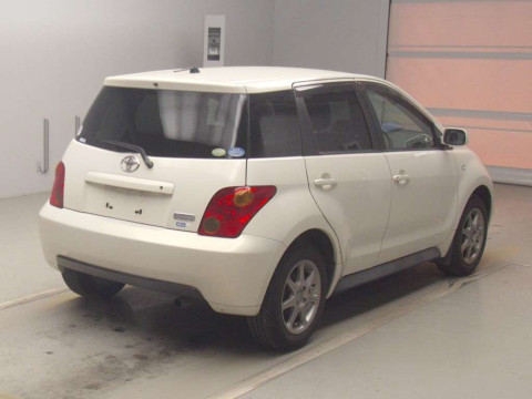 2004 Toyota IST NCP60[1]