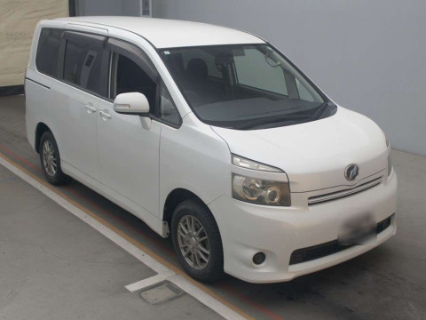 2009 Toyota Voxy ZRR70G[2]