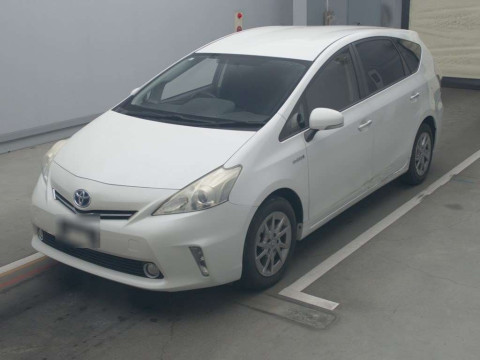 2013 Toyota Prius alpha ZVW41W[0]