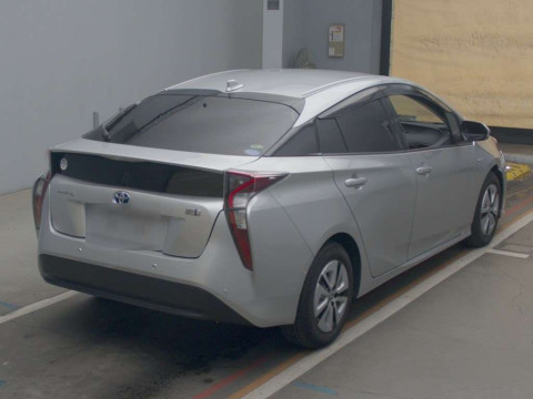 2017 Toyota Prius ZVW51[1]