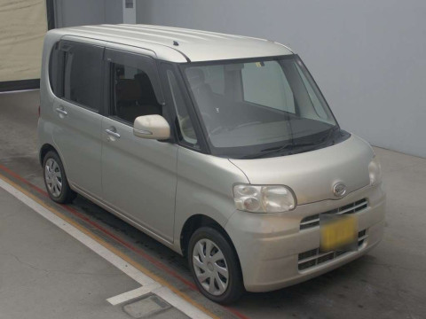 2010 Daihatsu Tanto L375S[2]