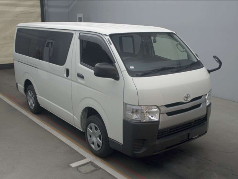 2017 Toyota Hiace Van TRH200V[2]