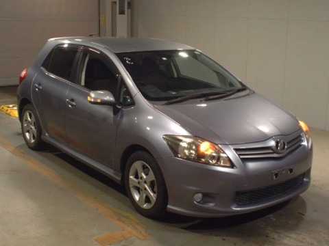 2010 Toyota Auris NZE151H[2]