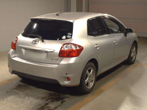 2010 Toyota Auris NZE151H[1]