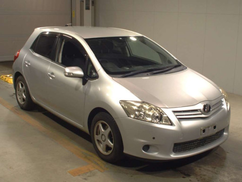 2010 Toyota Auris NZE151H[2]