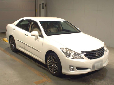 2008 Toyota Crown GRS202[2]