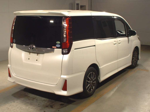 2014 Toyota Noah ZRR80W[1]