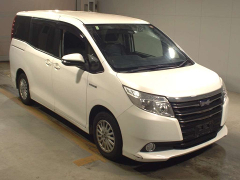 2016 Toyota Noah ZWR80G[2]