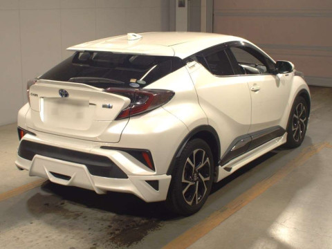 2017 Toyota C-HR ZYX10[1]