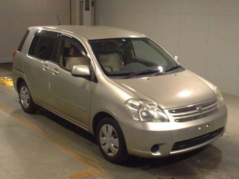 2003 Toyota Raum NCZ20[2]